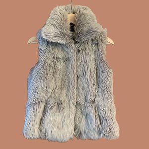 Soft & Cozy Creamy Gray/Cream Faux Fur Vest - S